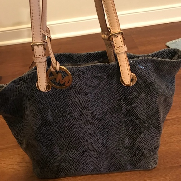Handbags - Michael Kors Purse